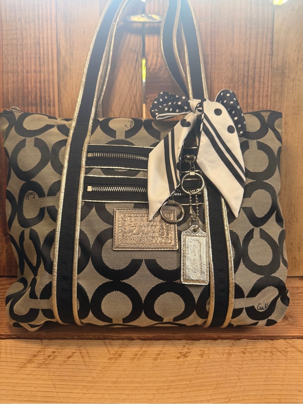 Coach Poppy Signature Op Art GlamTote 👜✨🖤